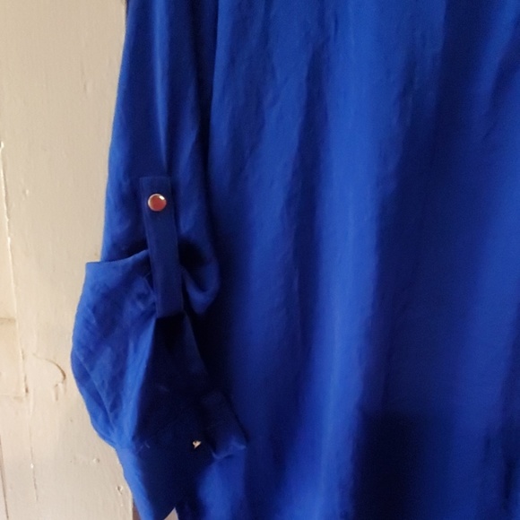 Beautiful nwot apt 9 silk top - Picture 3 of 4